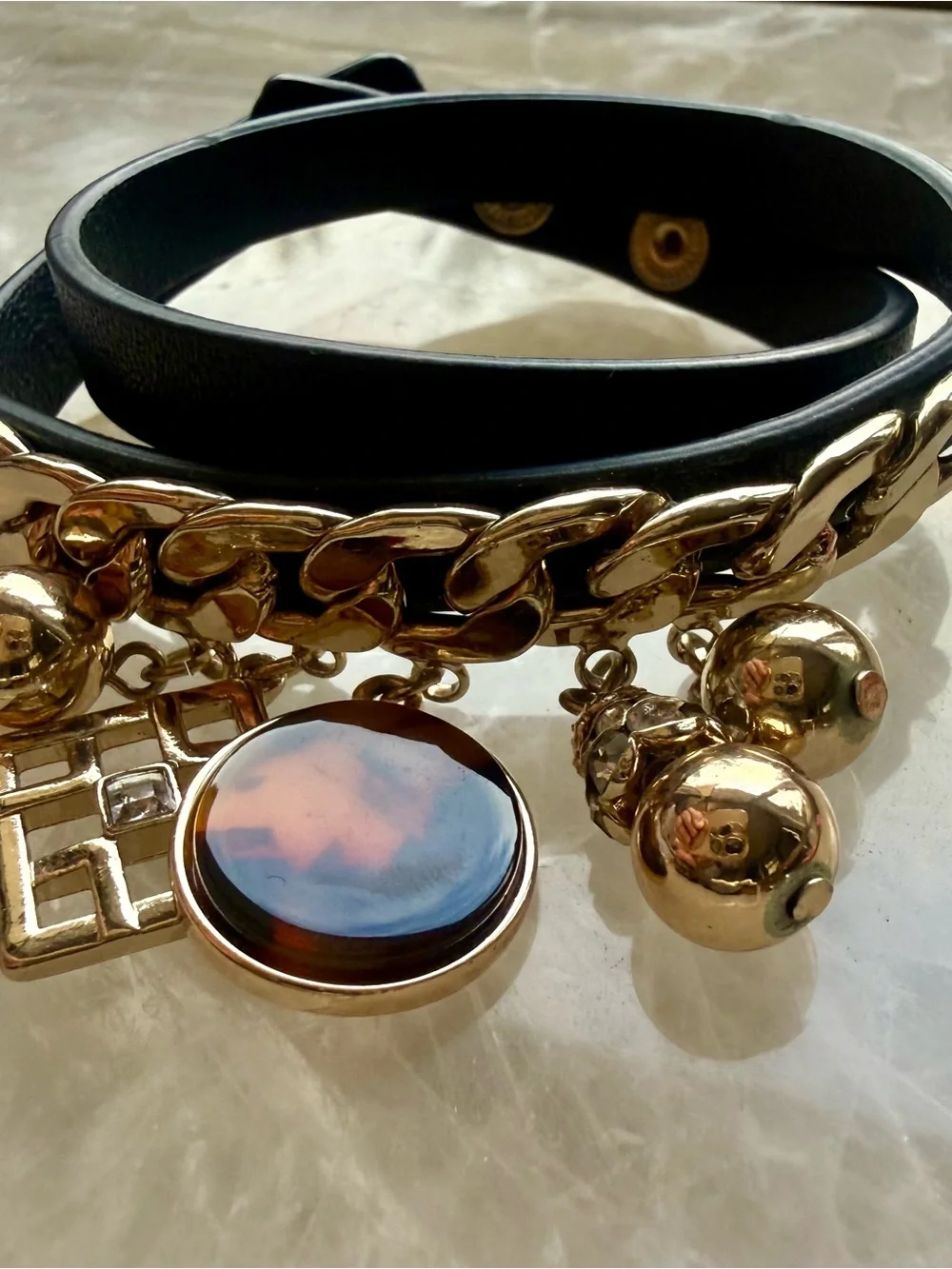 N/A stylish gold